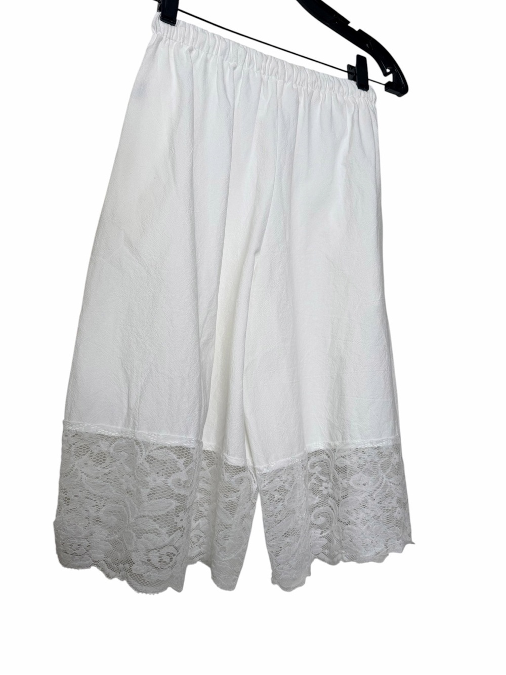 VINTAGE Lace & Cotton Shorts with Pockets . - Picture 7 of 8